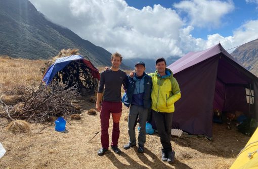 Alpinismo en la cadena del Jumal Higel y expedición al Campo Hielo Sur